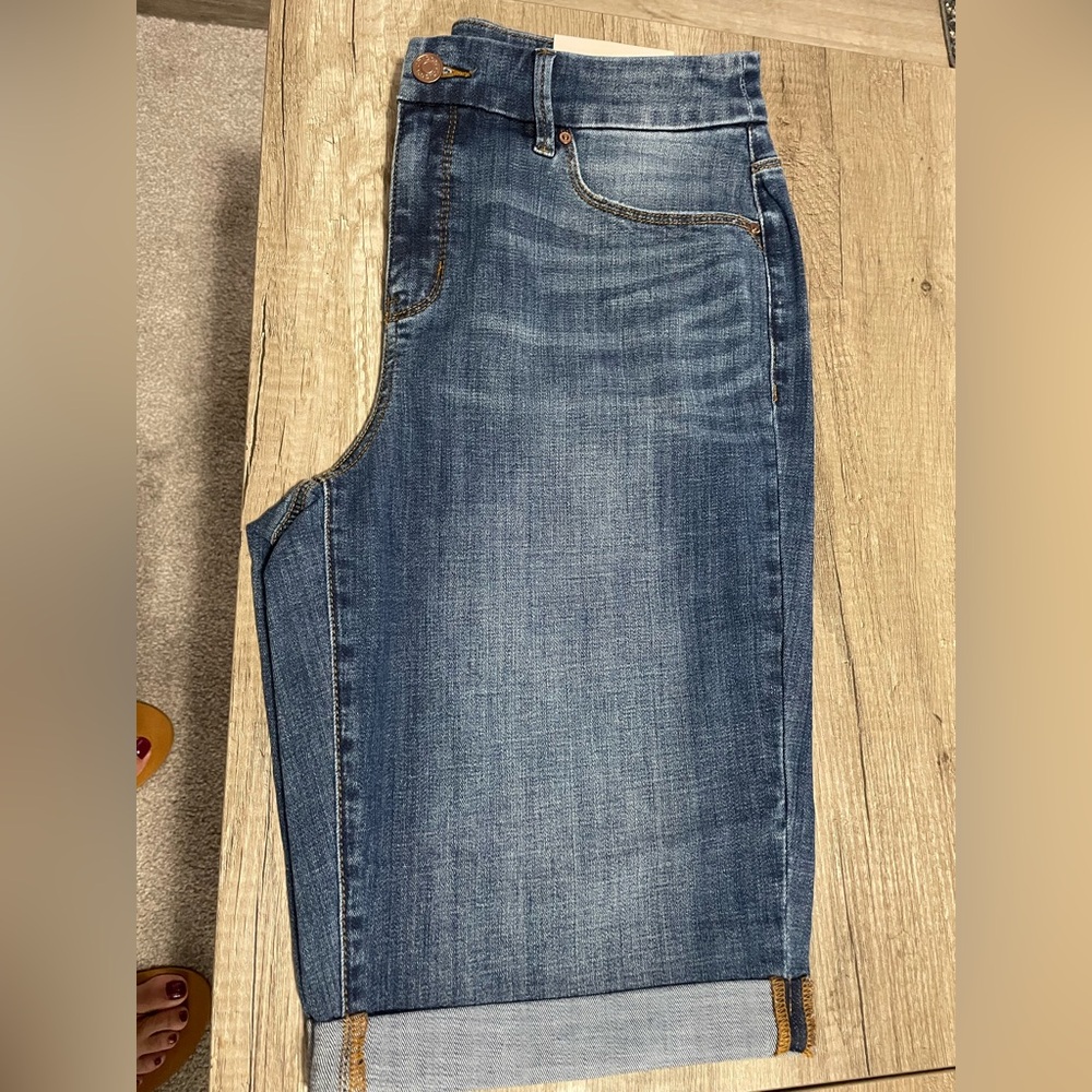 Chico's So Slimming Girlfriend Shorts